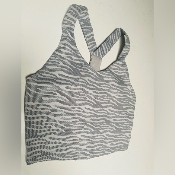 Women’s Gray Pattern Sports Bra – - Picture 3 of 6